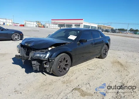 2019 Chrysler 300 300S z USA, uszkodzony, nr VIN 2C3CCABG2KH517193